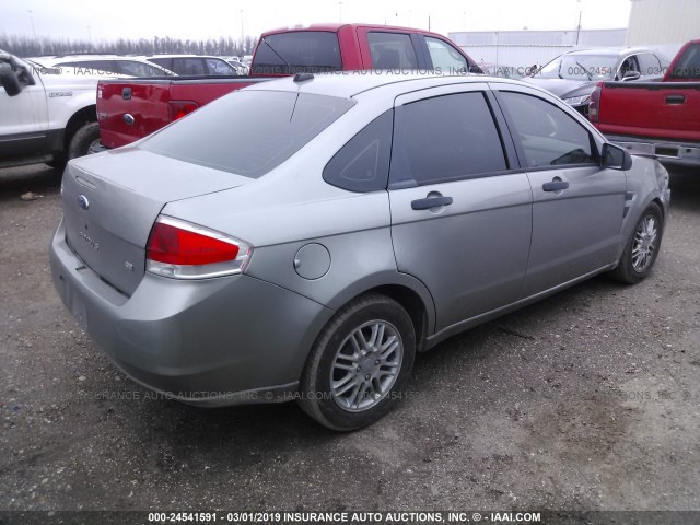 1FAHP35NX8W248517 - 2008 FORD FOCUS SE/SEL/SES GRAY photo 4