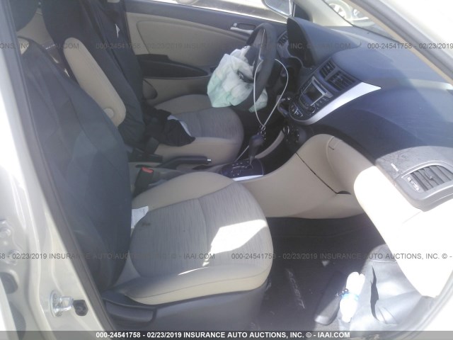 KMHCT4AE3GU986483 - 2016 HYUNDAI ACCENT SE GRAY photo 5