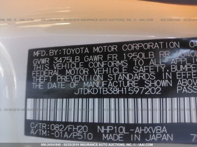 JTDKDTB38H1597202 - 2017 TOYOTA PRIUS C WHITE photo 9