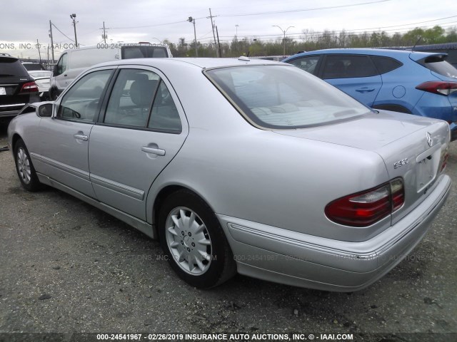 WDBJF65J11B259818 - 2001 MERCEDES-BENZ E 320 SILVER photo 3