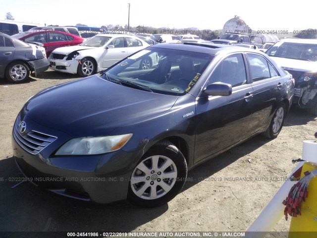 4T1BB46K88U038823 - 2008 TOYOTA CAMRY HYBRID GRAY photo 2