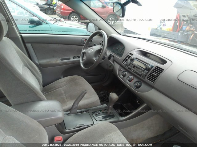 JTDBE32K540277338 - 2004 TOYOTA CAMRY LE/XLE Сұр фото 5