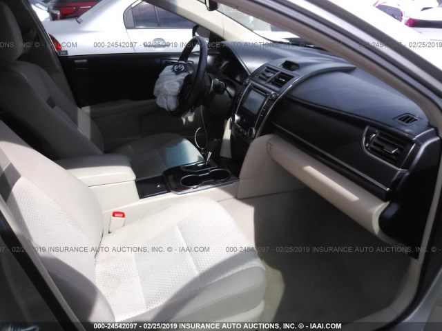 4T4BF1FKXER350551 - 2014 TOYOTA CAMRY L/SE/LE/XLE 棕色 照片 5