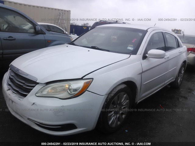 1C3CCBAB2CN228965 - 2012 CHRYSLER 200 LX WHITE photo 2