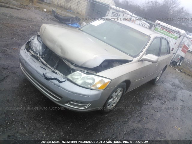 4T1BF28B52U243478 - 2002 TOYOTA AVALON XL/XLS GOLD photo 2