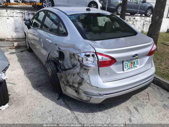 3FADP4BJ3KM113635 - 2019 FORD 4 DOOR SE SILVER photo 11