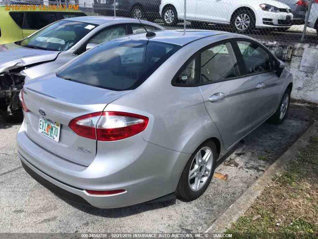 3FADP4BJ3KM113635 - 2019 FORD 4 DOOR SE SILVER photo 14