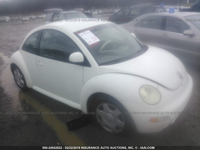 3VWBB61C0WM028642 - 1998 VOLKSWAGEN NEW BEETLE Weiß Foto 1