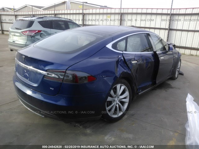 5YJSA1E17FF109630 - 2015 TESLA MODEL S BLUE photo 4