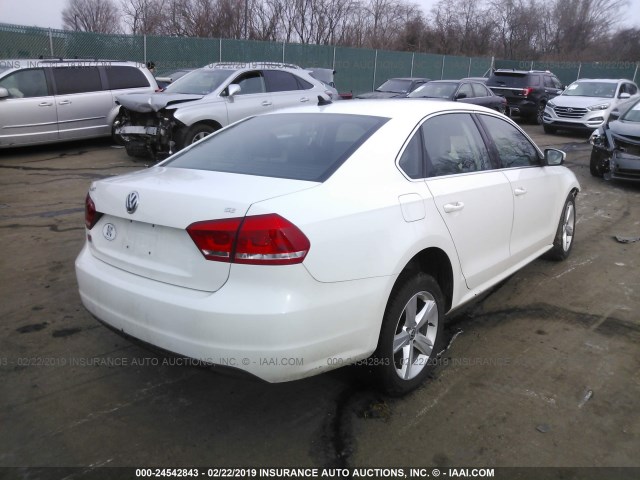 1VWBP7A35DC062016 - 2013 VOLKSWAGEN PASSAT SE WHITE photo 4