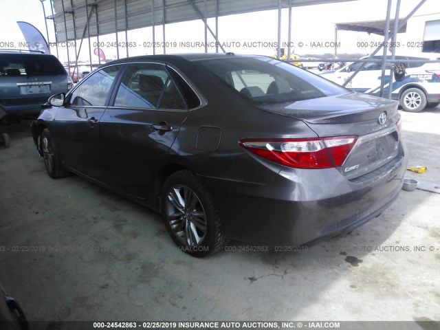 4T1BF1FKXFU094729 - 2015 TOYOTA CAMRY LE/XLE/SE/XSE 灰色 照片 3