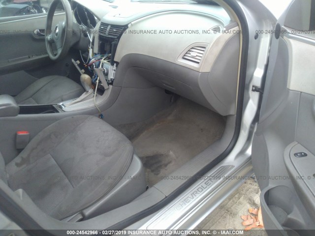 1G1ZG57B69F112098 - 2009 CHEVROLET MALIBU LS SILVER photo 5