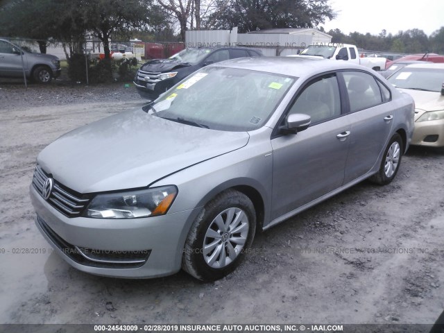 1VWAP7A35DC139396 - 2013 VOLKSWAGEN PASSAT S SILVER photo 2