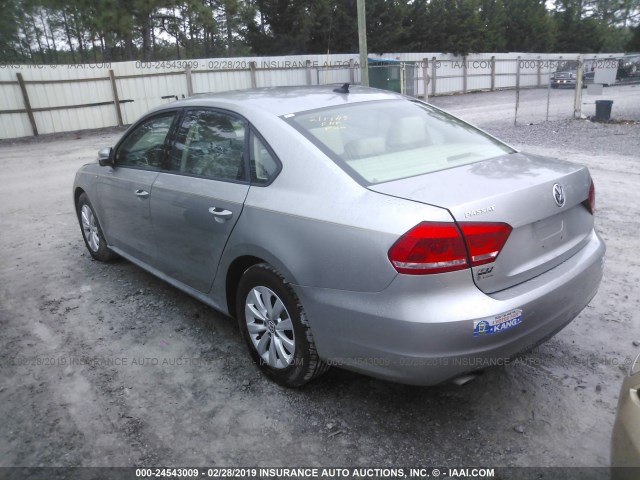 1VWAP7A35DC139396 - 2013 VOLKSWAGEN PASSAT S SILVER photo 3