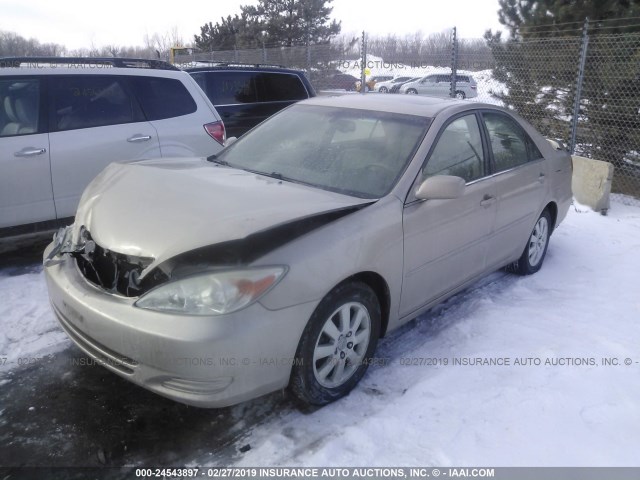 4T1BF30K22U015181 - 2002 TOYOTA CAMRY LE/XLE/SE GOLD photo 2