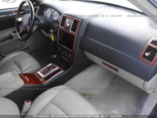 2C3LK63H06H102662 - 2006 CHRYSLER 300C BLACK photo 5