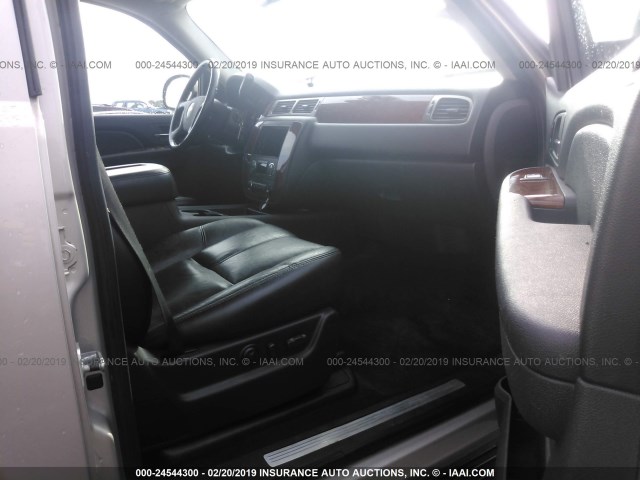 3GNFK16377G198147 - 2007 CHEVROLET SUBURBAN K1500 BEIGE photo 5