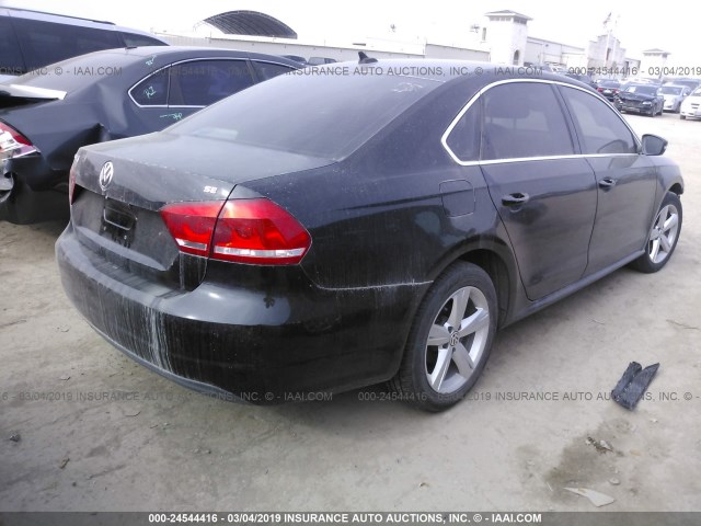 1VWBH7A35DC094817 - 2013 VOLKSWAGEN PASSAT SE BLACK photo 4