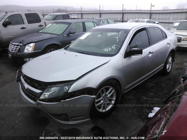 3FAHP0GAXAR372112 - 2010 FORD FUSION S SILVER photo 2