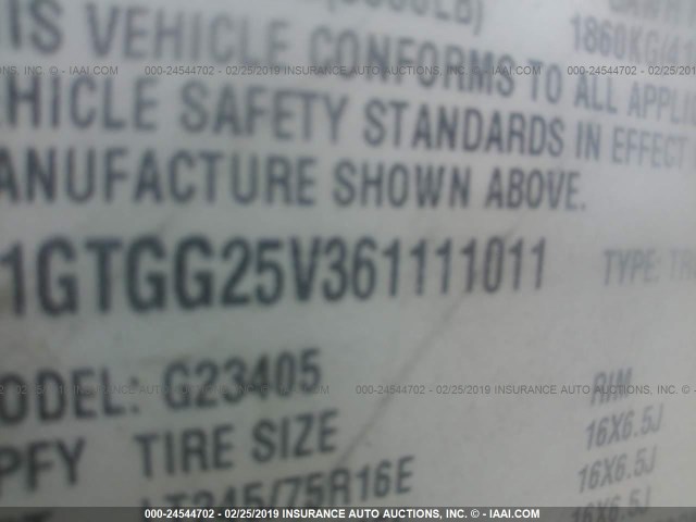 1GTGG25V361111011 - 2006 GMC SAVANA G2500 WHITE photo 9