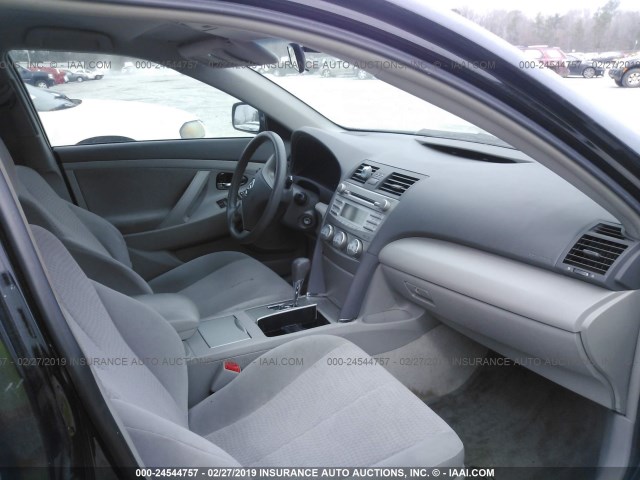 4T1BF3EK4BU214757 - 2011 TOYOTA CAMRY SE/LE/XLE 黑色 照片 5