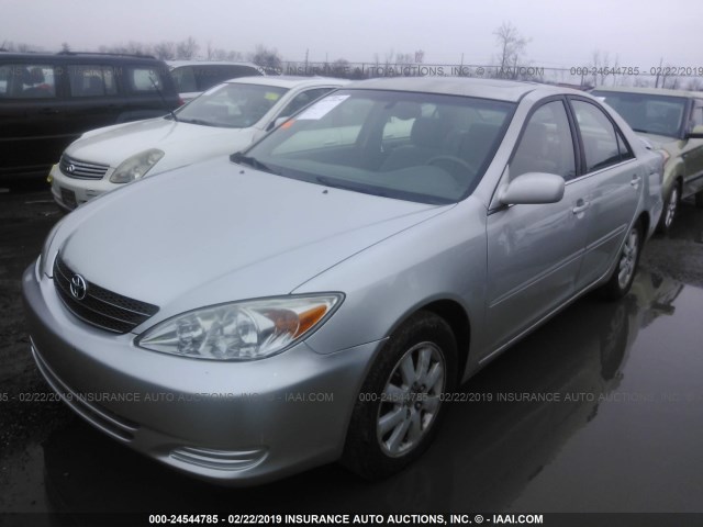 4T1BF32K22U034892 - 2002 TOYOTA CAMRY LE/XLE/SE SILVER photo 2