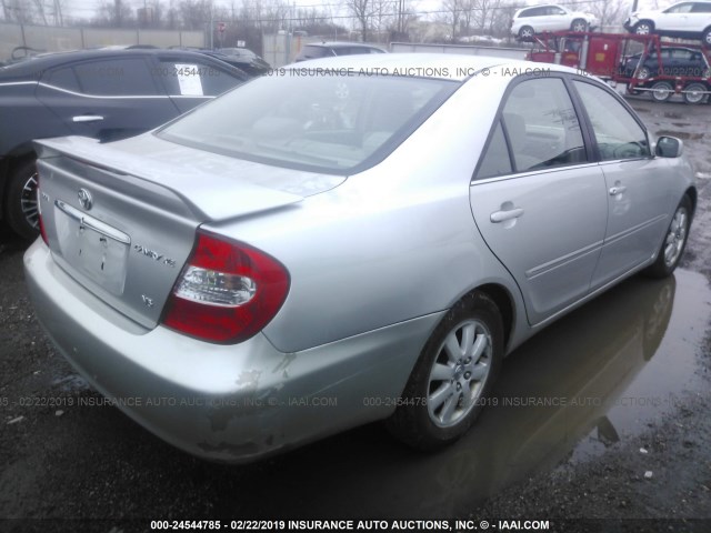 4T1BF32K22U034892 - 2002 TOYOTA CAMRY LE/XLE/SE SILVER photo 4