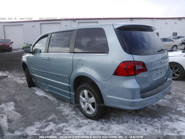 2V4RW3D13AR369992 - 2010 VOLKSWAGEN ROUTAN SE BLUE photo 3