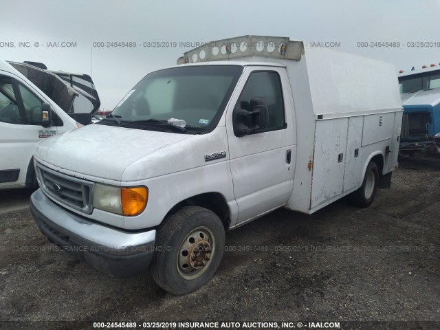 1FDWE35L36HA73076 - 2006 FORD ECONOLINE E350 SUPER DUTY CUTAWAY V WHITE photo 2