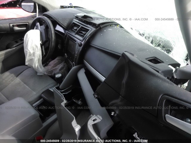 4T4BF1FK6ER428727 - 2014 TOYOTA CAMRY L/SE/LE/XLE 银色 照片 5