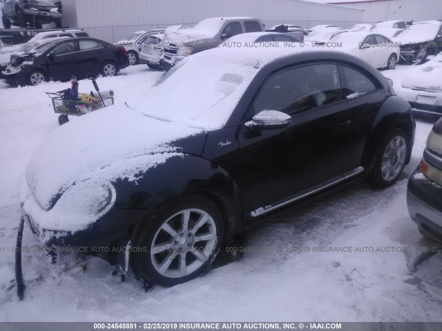 3VWVA7AT9DM652247 - 2013 VOLKSWAGEN BEETLE TURBO BLACK photo 2