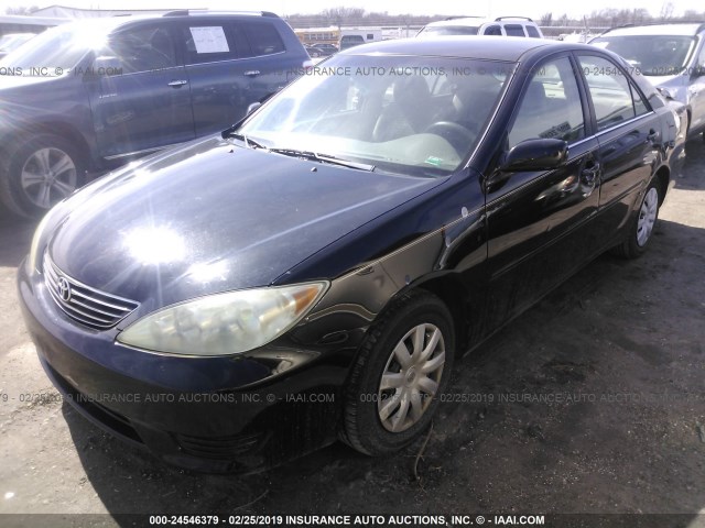 4T1BE32KX5U083779 - 2005 TOYOTA CAMRY LE/XLE/SE BLACK photo 2