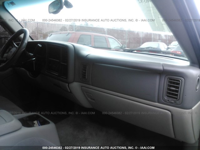 1GNEC13V22J315946 - 2002 CHEVROLET TAHOE C1500 GRAY photo 5