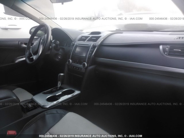 4T1BF1FKXCU093897 - 2012 TOYOTA CAMRY SE/LE/XLE 黑色 照片 5