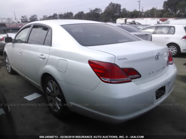 4T1BK36B56U062648 - 2006 TOYOTA AVALON XL/XLS/TOURING/LIMITED WHITE photo 3