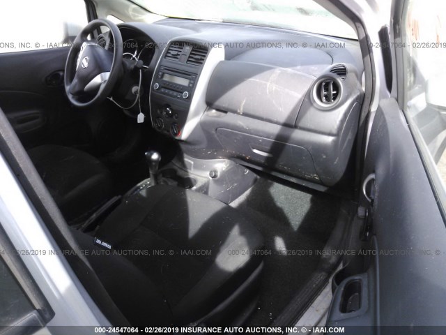 3N1CE2CP8HL365515 - 2017 NISSAN VERSA NOTE S/S PLUS/SV/SL/SR SILVER photo 5
