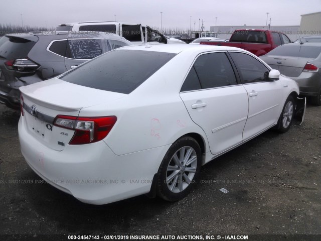 4T1BD1FK2CU053237 - 2012 TOYOTA CAMRY HYBRID/LE/XLE WHITE photo 4