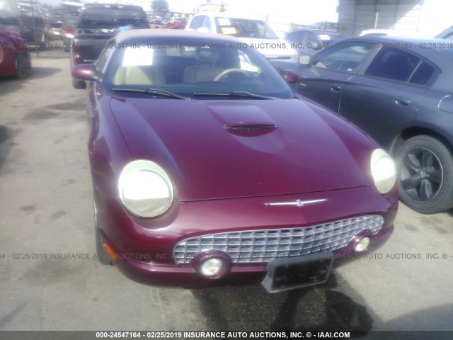 1FAHP60A54Y102563 - 2004 FORD THUNDERBIRD  RED photo 6