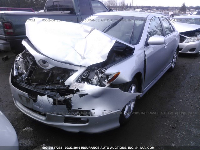 4T1BE46K27U592591 - 2007 TOYOTA CAMRY NEW GENERATION CE/LE/XLE/SE SILVER photo 2