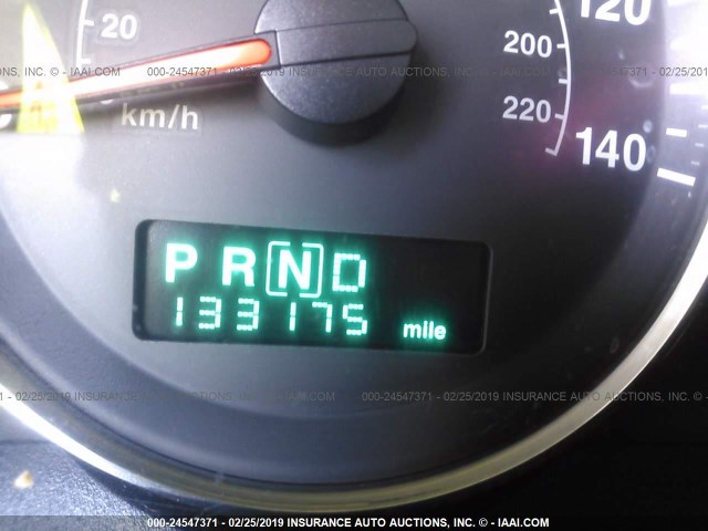 1J8HG48K46C355524 - 2006 JEEP COMMANDER BLACK photo 7