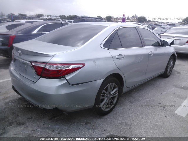 4T1BF1FK9FU982551 - 2015 TOYOTA CAMRY LE/XLE/SE/XSE GRAY photo 4