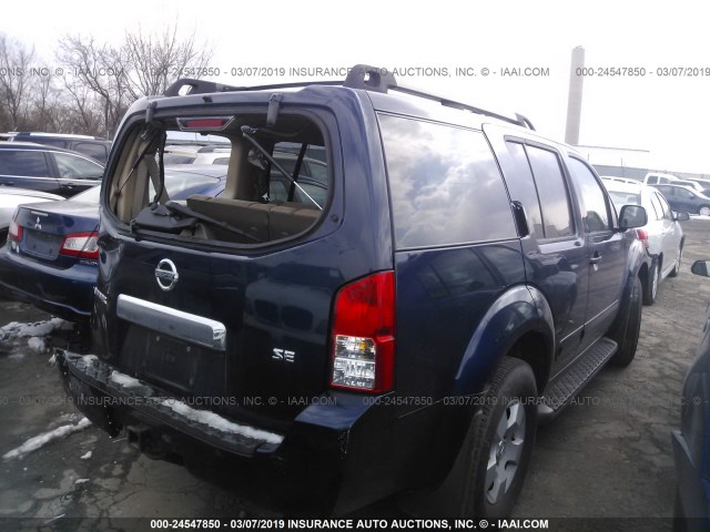 5N1AR18W76C638158 - 2006 NISSAN PATHFINDER LE/SE/XE BLUE photo 4