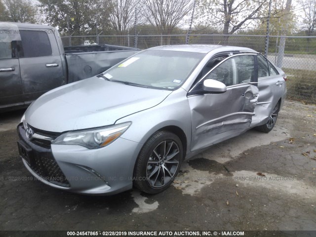 4T1BF1FK3HU329541 - 2017 TOYOTA CAMRY LE/XLE/SE/XSE 银色 照片 2
