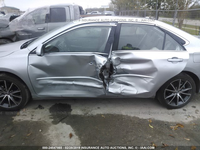 4T1BF1FK3HU329541 - 2017 TOYOTA CAMRY LE/XLE/SE/XSE 银色 照片 6