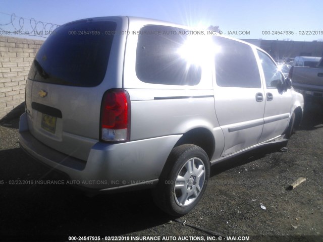 1GBDV13128D209715 - 2008 CHEVROLET UPLANDER INCOMPLETE SILVER photo 4