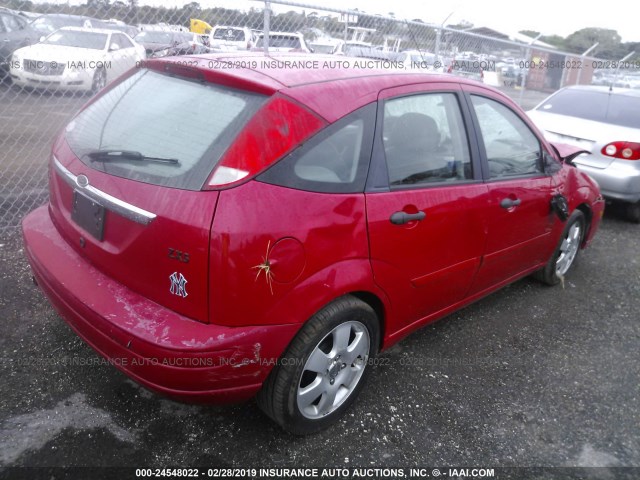 3FAFP37332R239722 - 2002 FORD FOCUS ZX5 RED photo 4