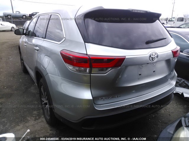 5TDZARFH0HS028105 - 2017 TOYOTA HIGHLANDER LE SILVER photo 3