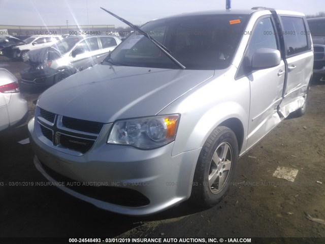 2C4RDGCG0CR319499 - 2012 DODGE GRAND CARAVAN SXT SILVER photo 2