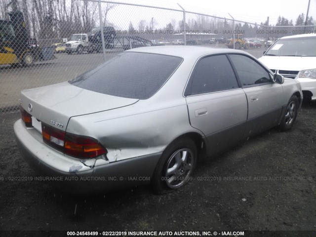 JT8BF28G4W0141634 - 1998 LEXUS ES 300 GOLD photo 4