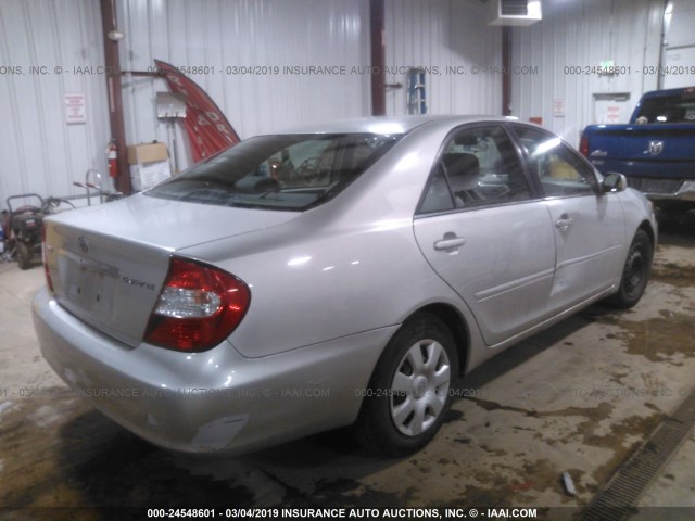 4T1BE32K32U623954 - 2002 TOYOTA CAMRY LE/XLE/SE SILVER photo 4